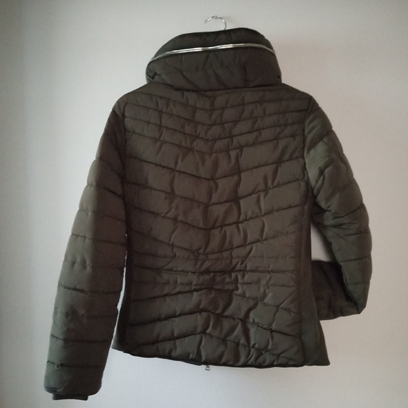 💚🫒Olive Khaki Green Puffer Coat Black Faux Fur Collar | Snobbish | Size M 🫒💚 - Picture 4 of 7